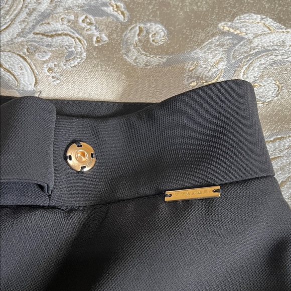 Women’s Black wide leg capris Pants - Picture 6 of 9